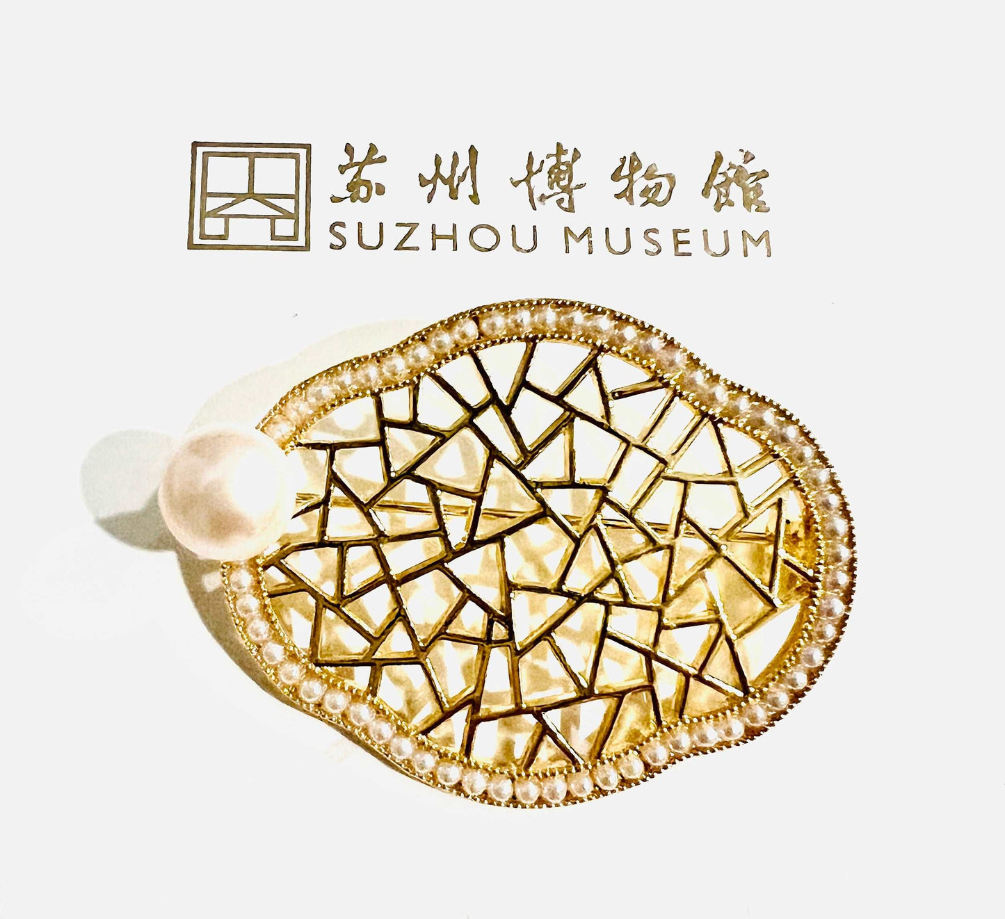 Golden Broach Pin with Pearl-like bead inlay: Shuzhou Gold