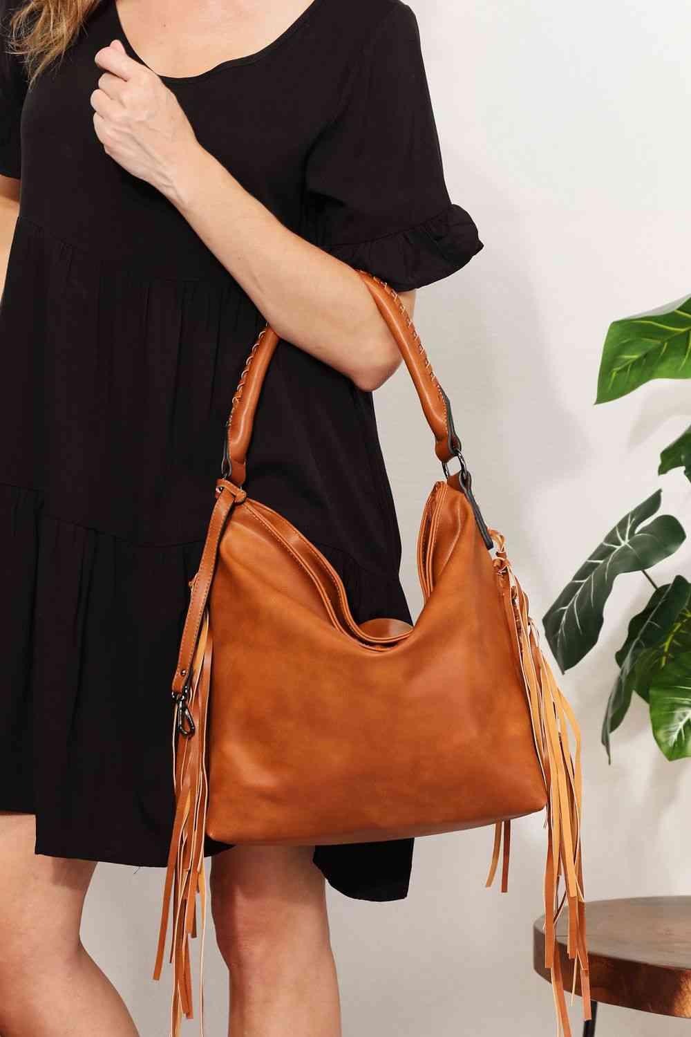 Boho-Chic Bohemian-Schultertasche aus Leder mit Fransen-Detail