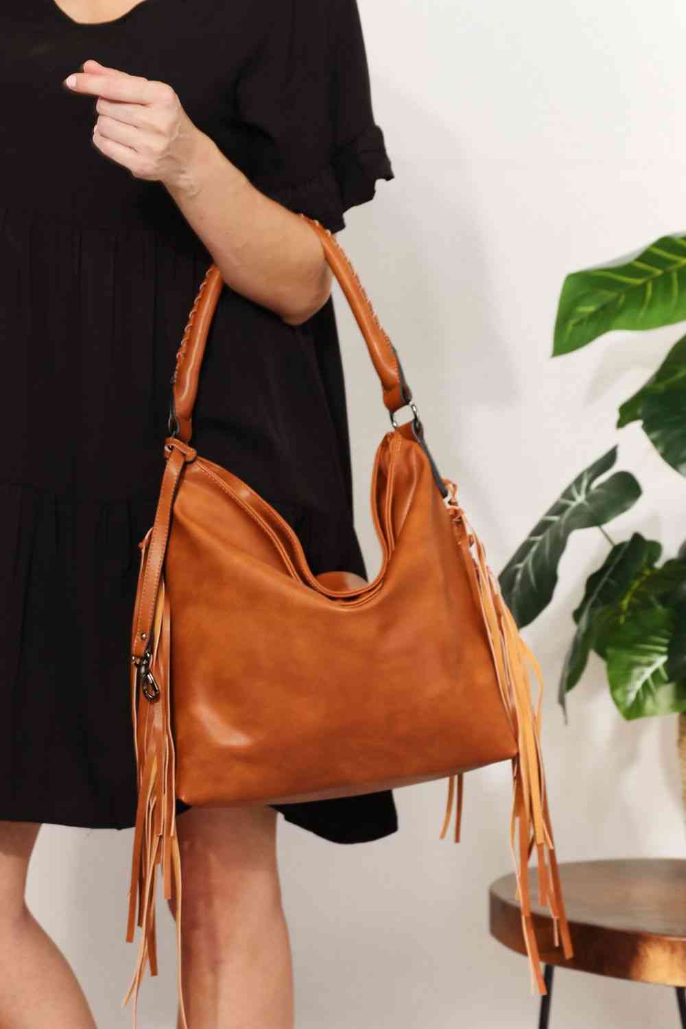 Boho-Chic Bohemian-Schultertasche aus Leder mit Fransen-Detail
