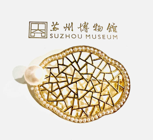 Golden Broach Pin with  Pearl-like bead inlay: Shuzhou Gold
