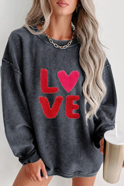 LOVE Rundhals-Sweatshirt mit tief angesetzter Schulterpartie